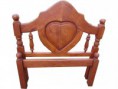 Cama de 1 plaza corazón. Algarrobo. Macizo.